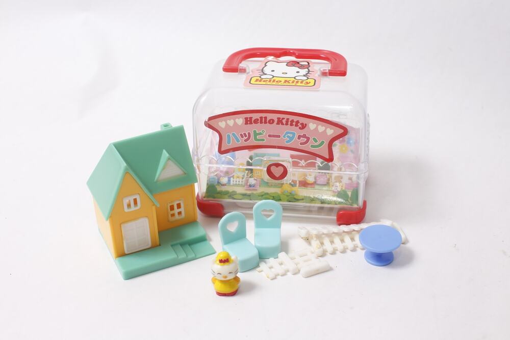 1998 Sanrio Japan Hello Kitty Happy Town Playset w Carry Case ~ 260828-WH 1347